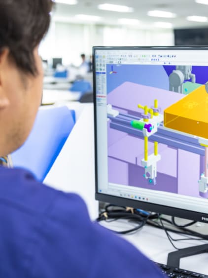 生産技術（機能部品）の仕事風景