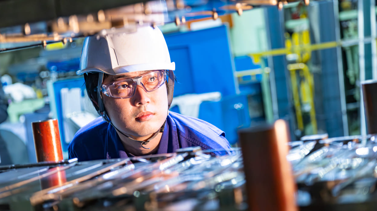 生産技術（金型担当）の仕事風景