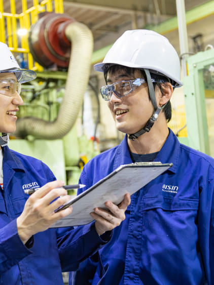 生産技術（金型担当）の仕事風景