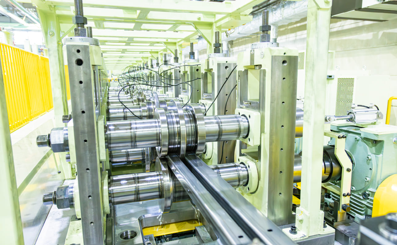 ロールフォーミングなどの塑性加工がコア技術